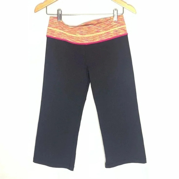 Lululemon Multi color Capri Size 6 EUC - Picture 1 of 4